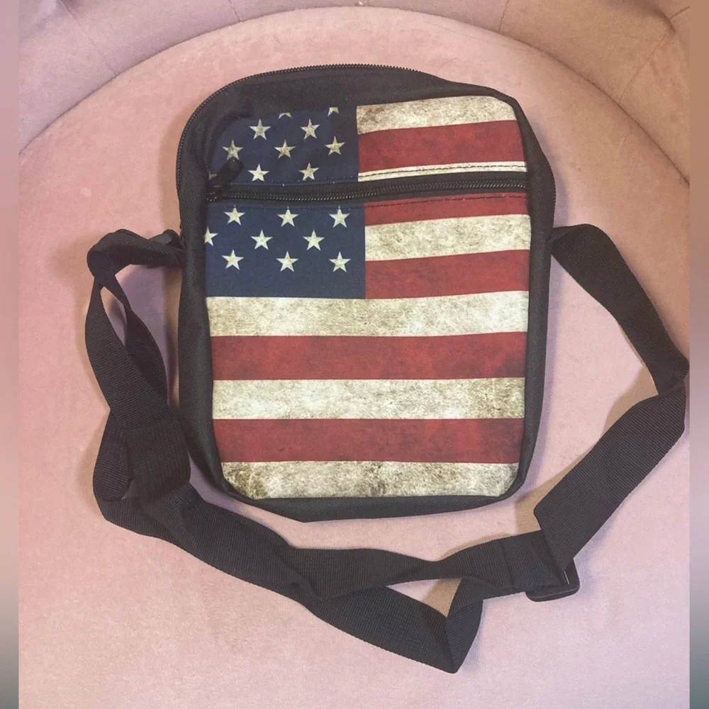 Unisex Unbranded American Flag Crossbody Bag in Red, White & Blue